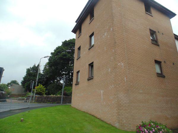 2 bed 1st Floor Flat for rent in Bridge of Weir. From Lind Letting - Bridge of Weir 2 bed 1st Floor Flat for rent in Bridge of Weir. From Lind Letting - Bridge of Weir