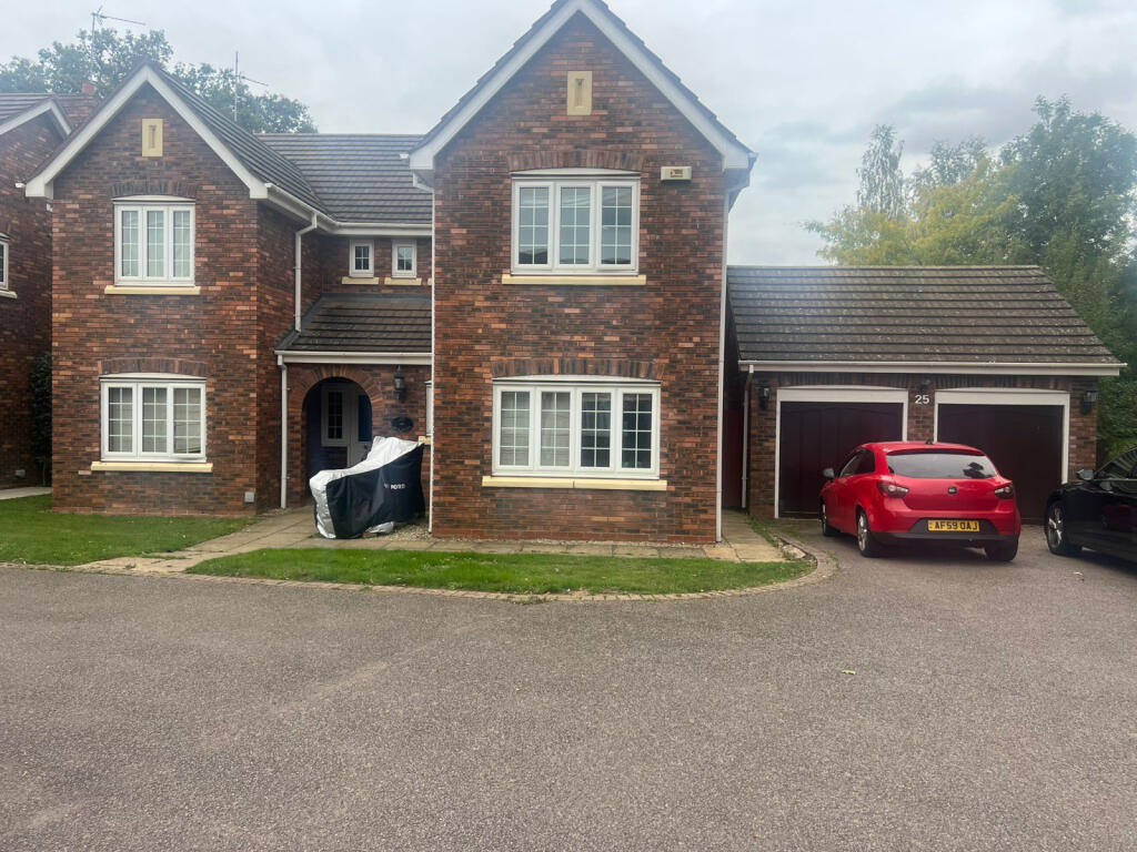 7 bed Detached for rent in Westwood Heath. From Henrys Estate Agents - Coventry