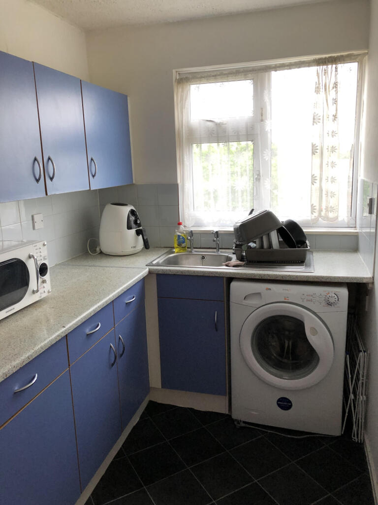 2 bed 1st Floor Flat for rent in Westwood Heath. From Henrys Estate Agents - Coventry