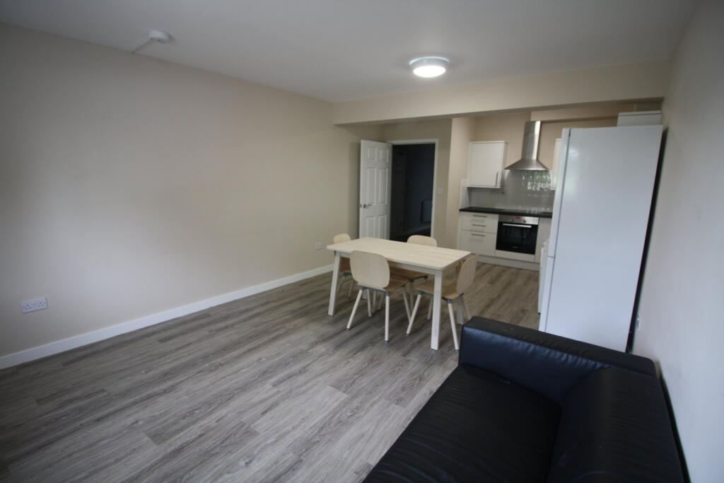 2 bed 1st Floor Flat for rent in Westwood Heath. From Henrys Estate Agents - Coventry