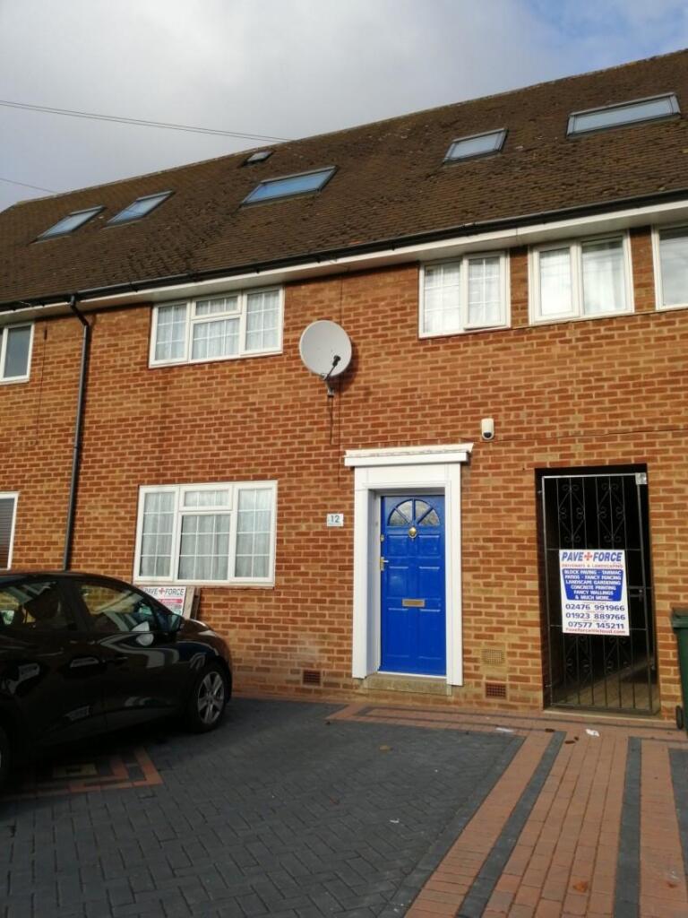 6 bed Mid Terraced House for rent in Westwood Heath. From Henrys Estate Agents - Coventry