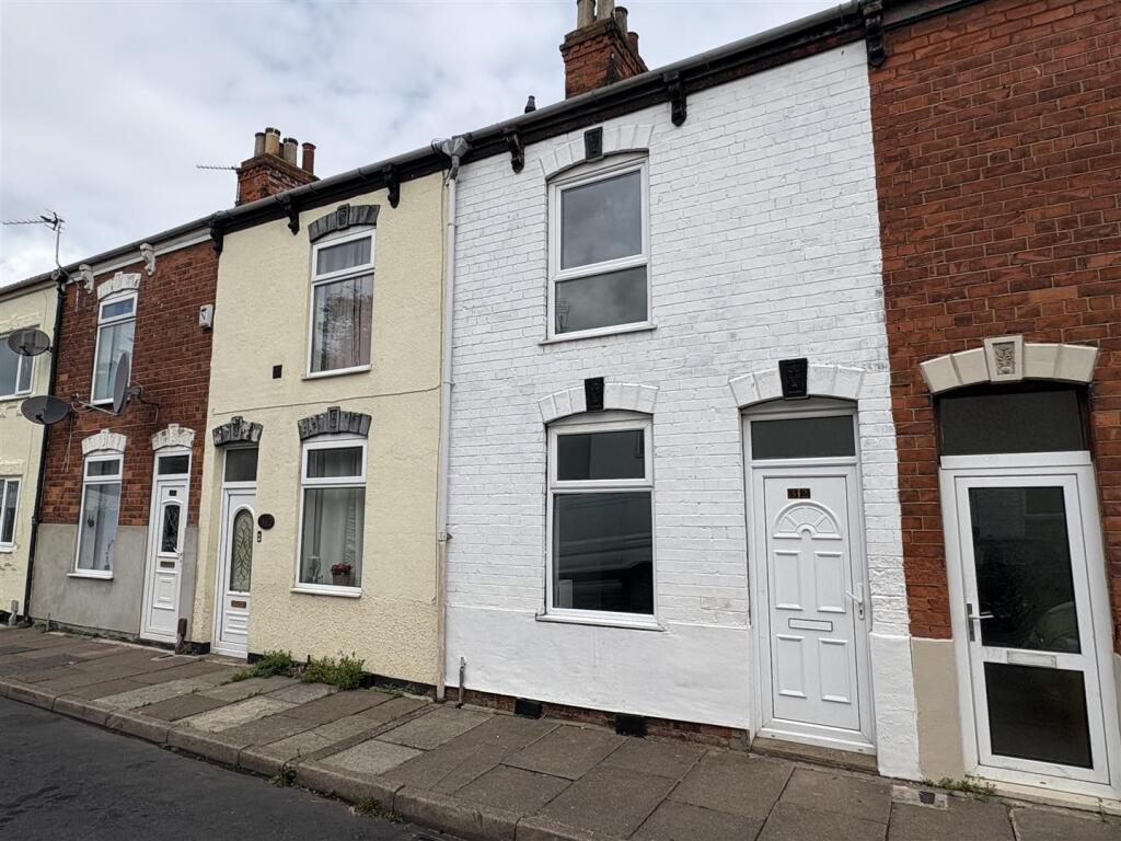 2 bed Mid Terraced House for rent in Goole. From Link Agency - covering East Yorkshire