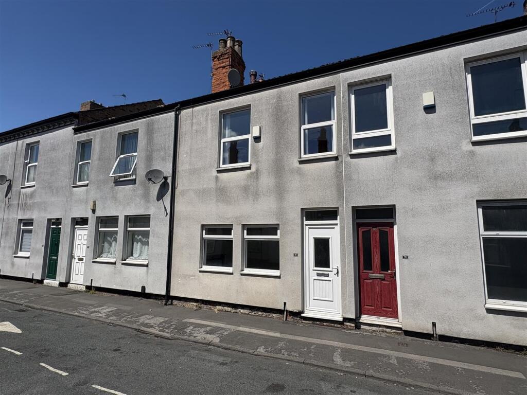 3 bed Mid Terraced House for rent in Goole. From Link Agency - covering East Yorkshire
