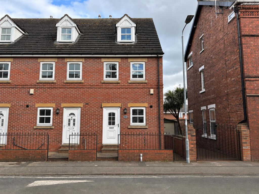 4 bed End of Terrace for rent in Goole. From Link Agency - covering East Yorkshire