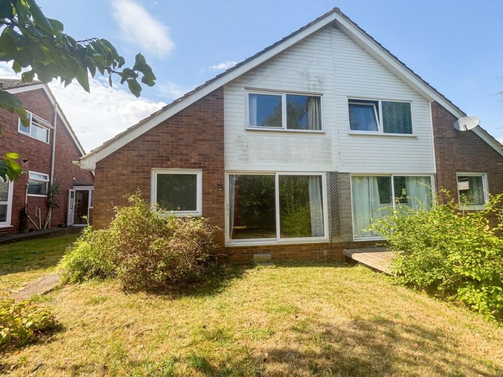 3 bed Semi Detached for rent in Thornbury. From Lisa Costa Residential Sales & Lettings - Thornbury 3 bed Semi Detached for rent in Thornbury. From Lisa Costa Residential Sales & Lettings - Thornbury