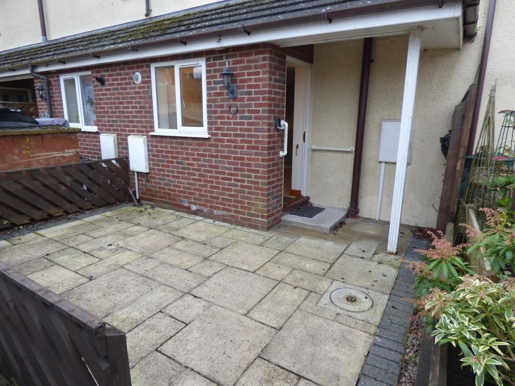 1 bed Mid Terraced House for rent in Spalding. From Longstaff - Spalding