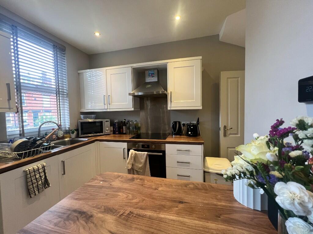 4 bed Mid Terraced House for rent in Leeds. From LV Properties - LS6