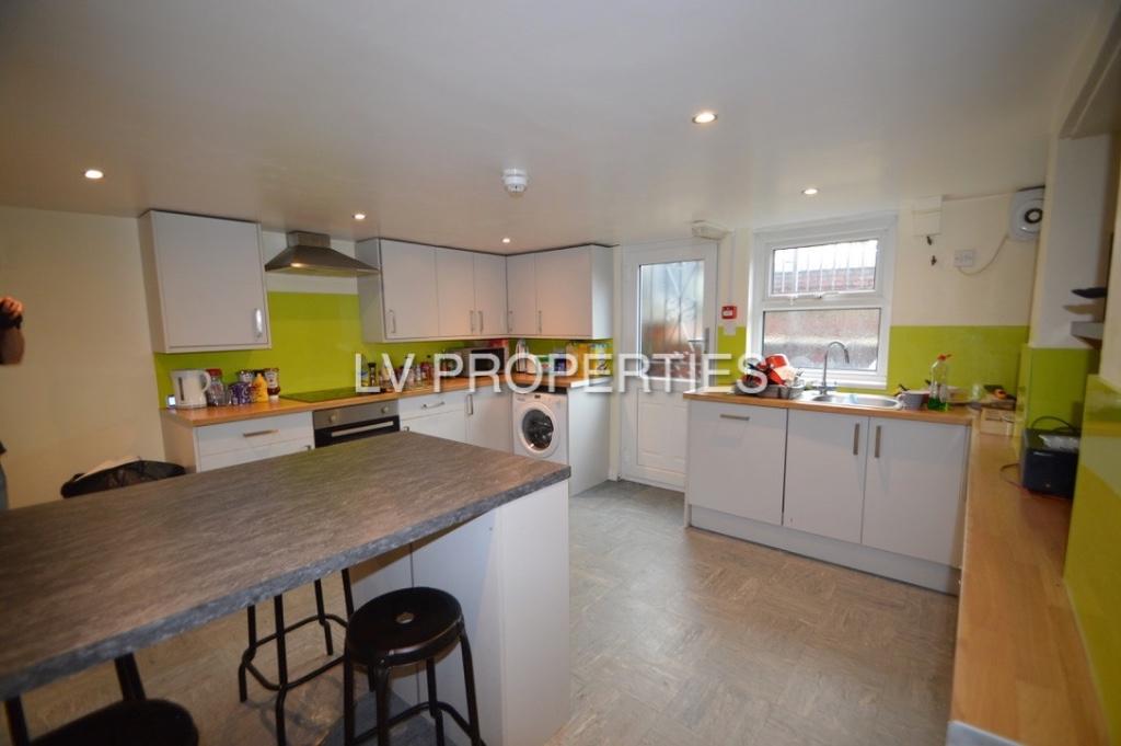 5 bed Mid Terraced House for rent in Leeds. From LV Properties - LS6