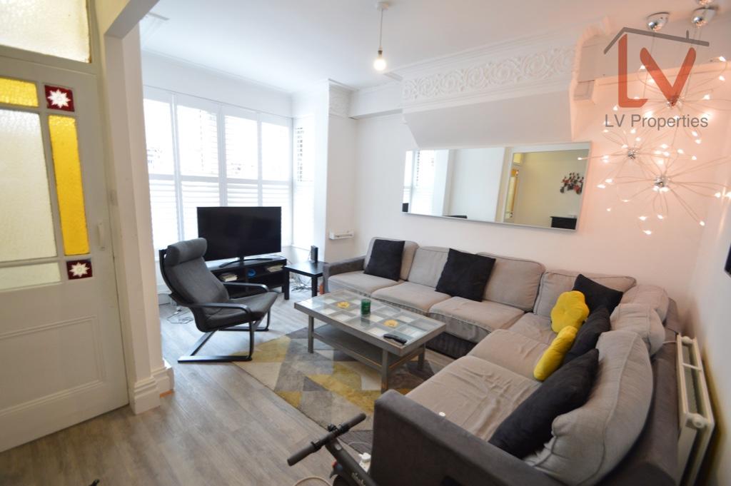 6 bed Mid Terraced House for rent in Leeds. From LV Properties - LS6 6 bed Mid Terraced House for rent in Leeds. From LV Properties - LS6