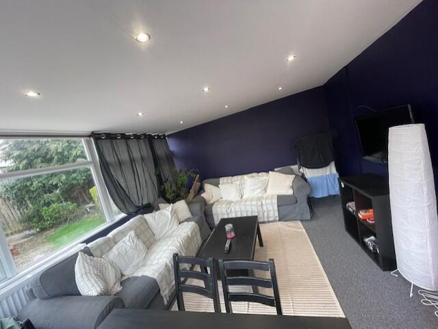 6 bed Semi Detached for rent in Leeds. From LV Properties - LS6