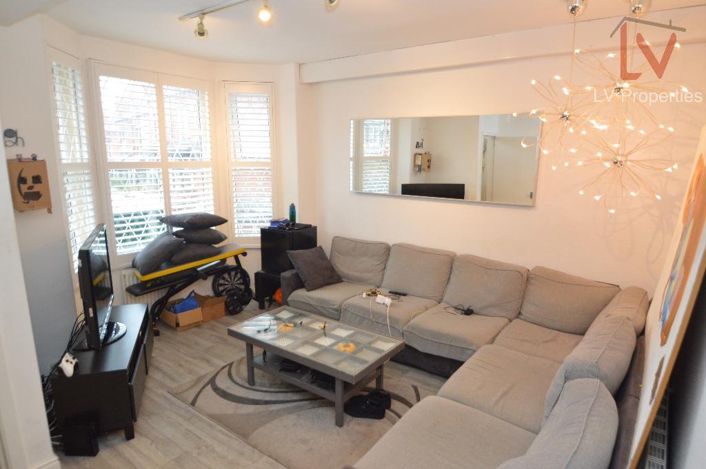 6 bed Mid Terraced House for rent in Leeds. From LV Properties - LS6