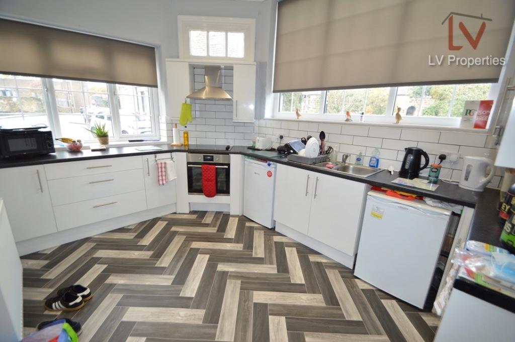 2 bed 1st Floor Flat for rent in Leeds. From LV Properties - LS6 2 bed 1st Floor Flat for rent in Leeds. From LV Properties - LS6