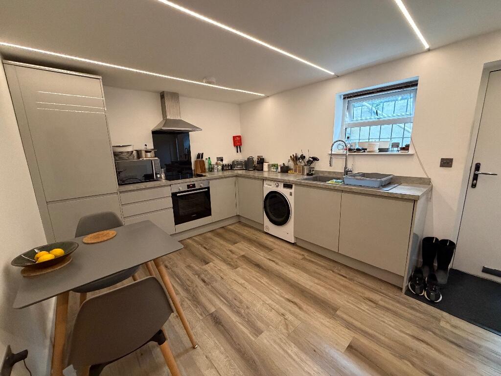 1 bed Mid Terraced House for rent in Leeds. From LV Properties - LS6