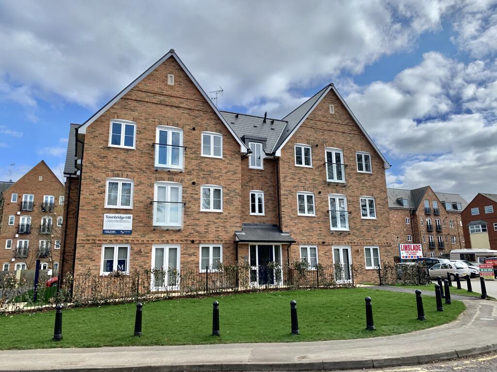 2 bed Apartment for rent in Burcott. From M & M Properties - Leighton Buzzard