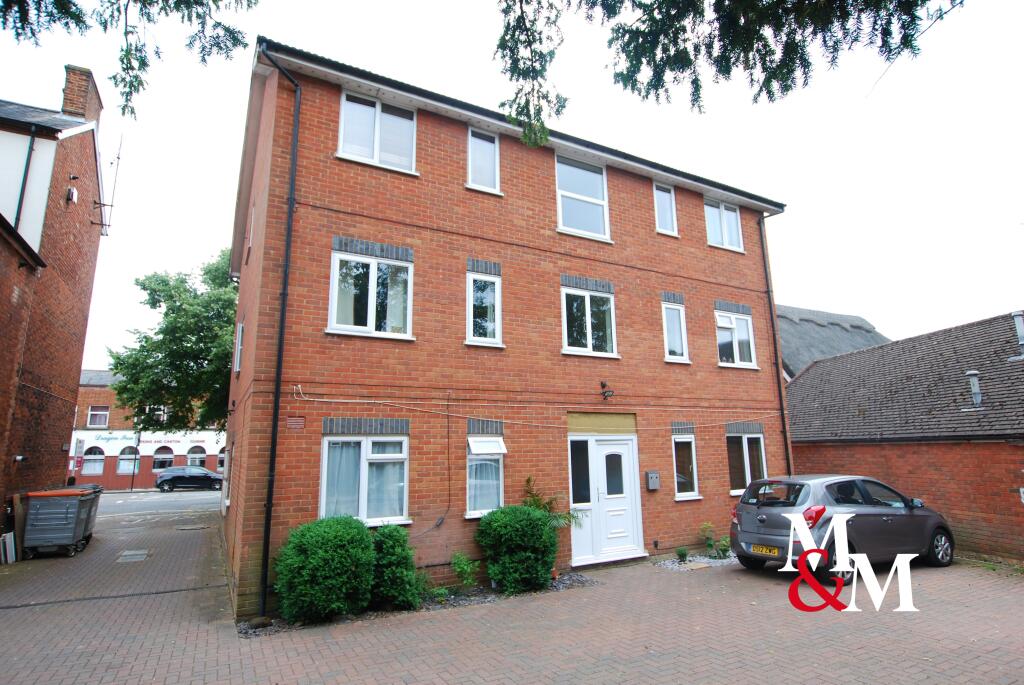2 bed 1st Floor Flat for rent in Leighton Buzzard. From M & M Properties - Leighton Buzzard