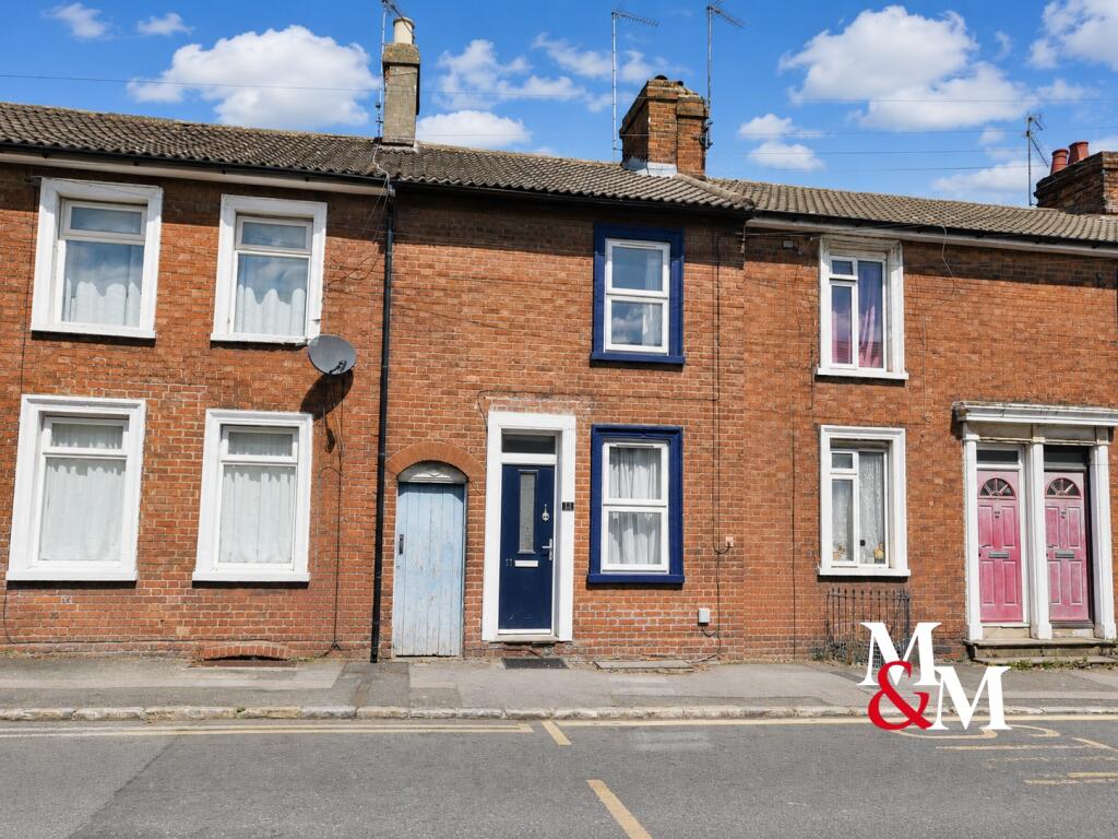 2 bed Mid Terraced House for rent in Leighton Buzzard. From M & M Properties - Leighton Buzzard