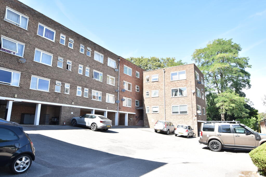 2 bed 1st Floor Flat for rent in Leighton Buzzard. From M & M Properties - Leighton Buzzard