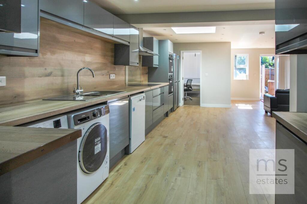 5 bed Mid Terraced House for rent in Nottingham. From M-S Estates - Nottingham