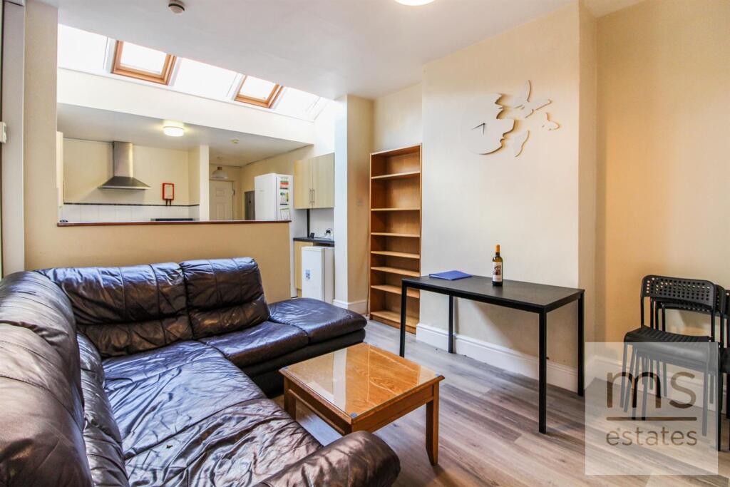4 bed Mid Terraced House for rent in Nottingham. From M-S Estates - Nottingham 4 bed Mid Terraced House for rent in Nottingham. From M-S Estates - Nottingham