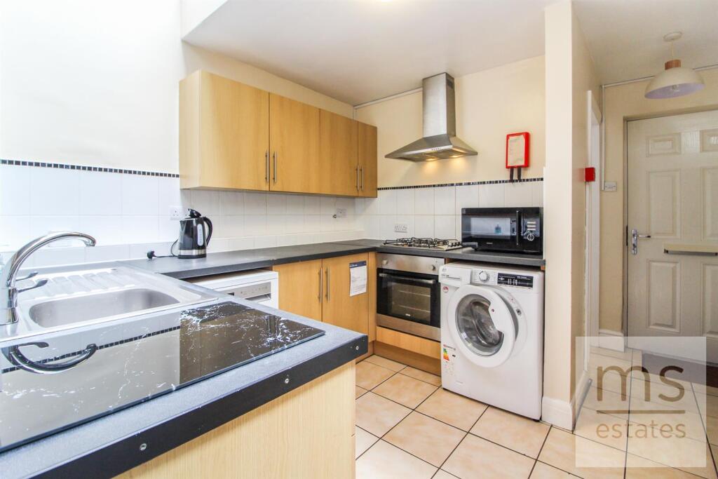 5 bed Mid Terraced House for rent in Nottingham. From M-S Estates - Nottingham 5 bed Mid Terraced House for rent in Nottingham. From M-S Estates - Nottingham