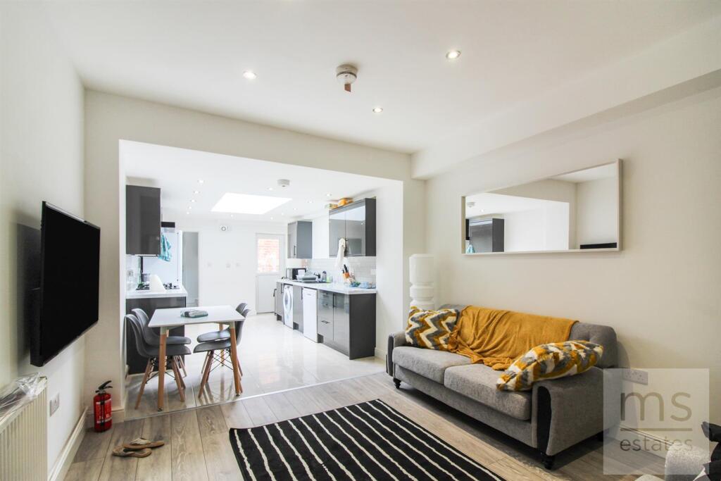 5 bed Mid Terraced House for rent in Nottingham. From M-S Estates - Nottingham