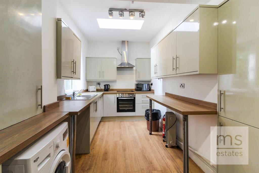 5 bed Semi Detached for rent in Nottingham. From M-S Estates - Nottingham 5 bed Semi Detached for rent in Nottingham. From M-S Estates - Nottingham