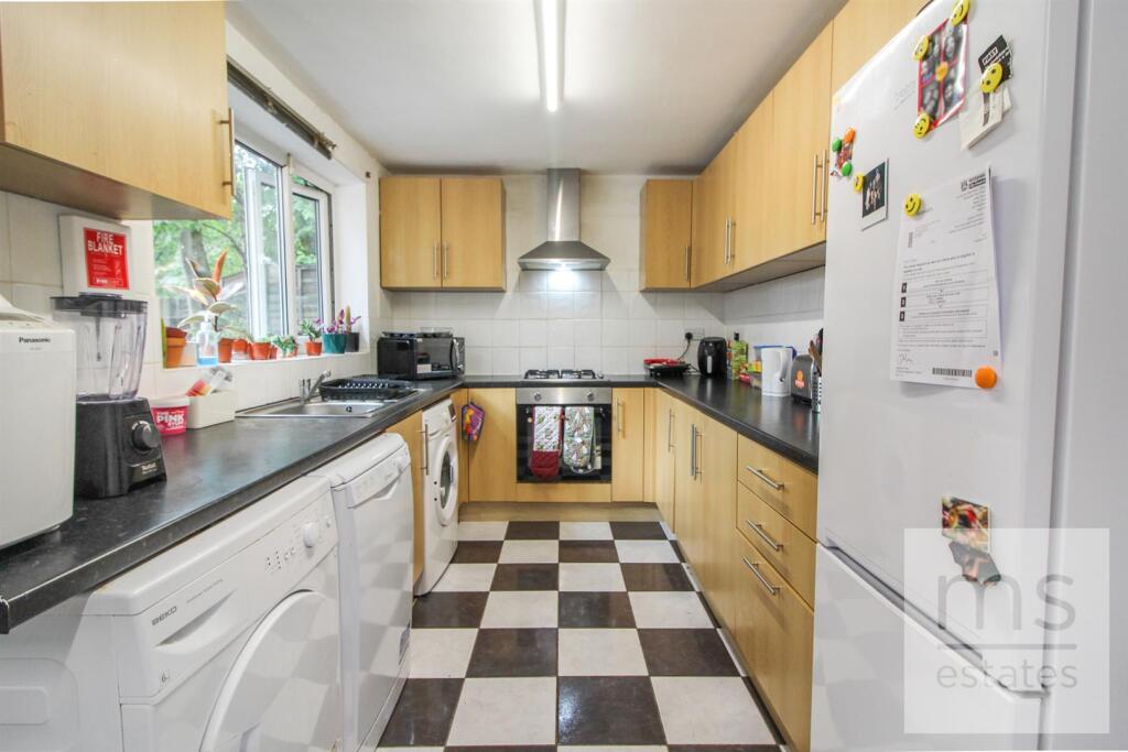 6 bed Semi Detached for rent in Nottingham. From M-S Estates - Nottingham