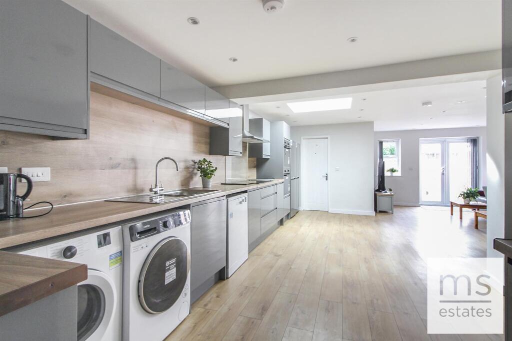 5 bed Mid Terraced House for rent in Nottingham. From M-S Estates - Nottingham 5 bed Mid Terraced House for rent in Nottingham. From M-S Estates - Nottingham