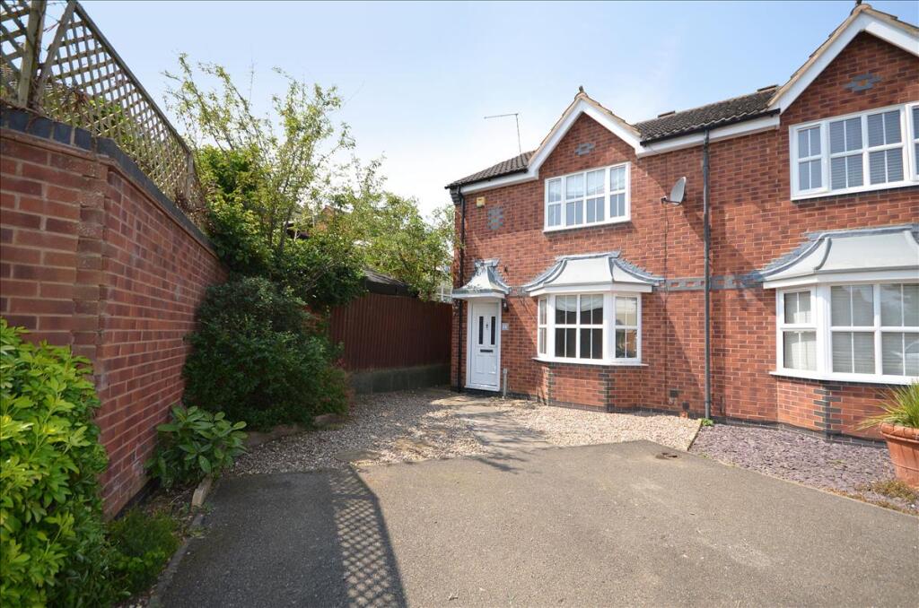 3 bed Semi Detached for rent in Raunds. From Magenta Estate Agents - Raunds