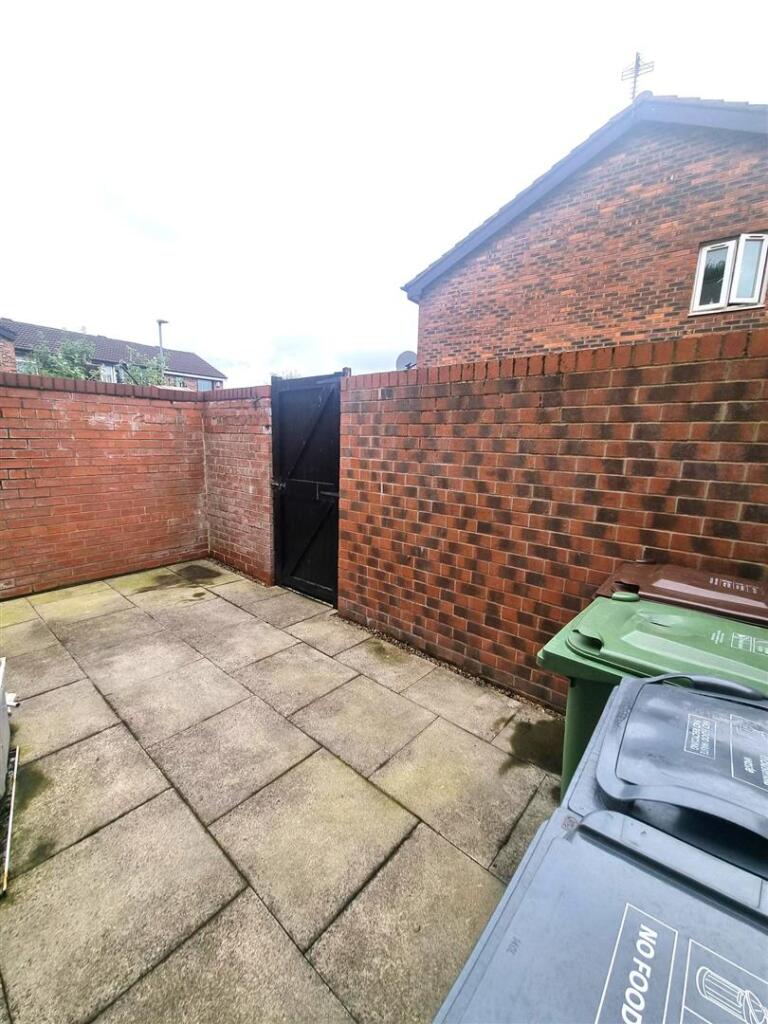 3 bed Mid Terraced House for rent in Manchester. From Main & Main - Heald Green