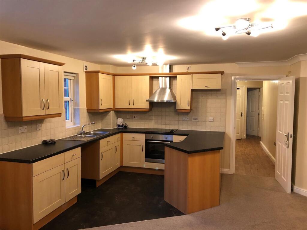 2 bed 1st Floor Flat for rent in Denton. From Main & Main - Heald Green
