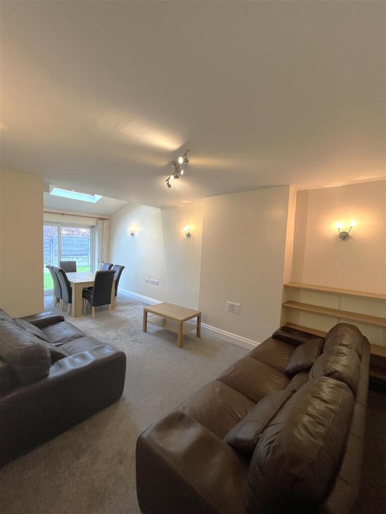 4 bed Mid Terraced House for rent in Manchester. From Main & Main - Heald Green 4 bed Mid Terraced House for rent in Manchester. From Main & Main - Heald Green