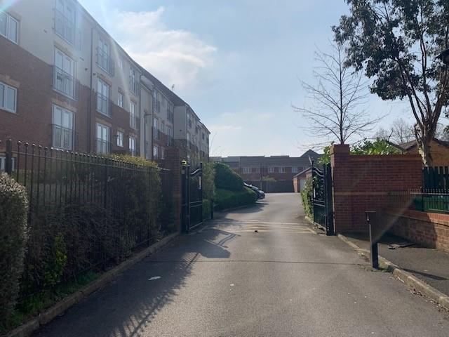 2 bed 1st Floor Flat for rent in Gatley. From Main & Main - Heald Green