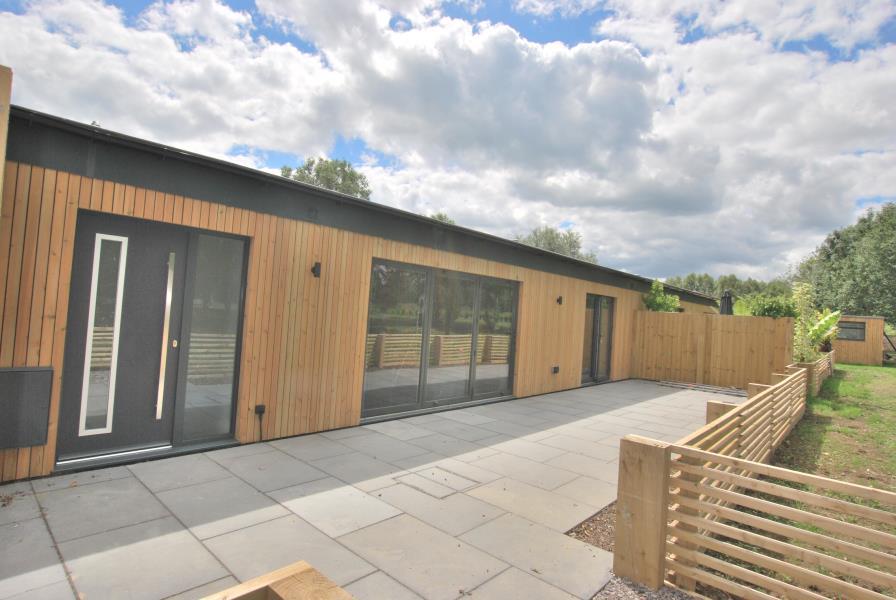 3 bed Mid Terraced House for rent in Callow Hill. From Maison Let Ltd - MALMESBURY