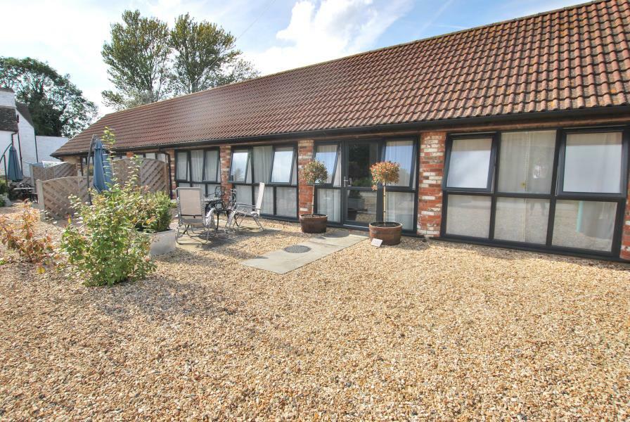 2 bed Cottage for rent in Corston. From Maison Let Ltd - MALMESBURY
