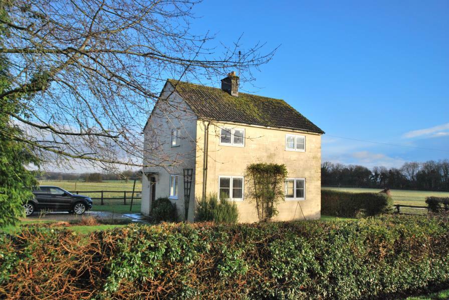 3 bed Detached for rent in Shipton Moyne. From Maison Let Ltd - MALMESBURY