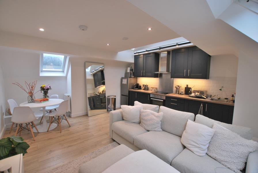 1 bed Apartment for rent in Malmesbury. From Maison Let Ltd - MALMESBURY 1 bed Apartment for rent in Malmesbury. From Maison Let Ltd - MALMESBURY