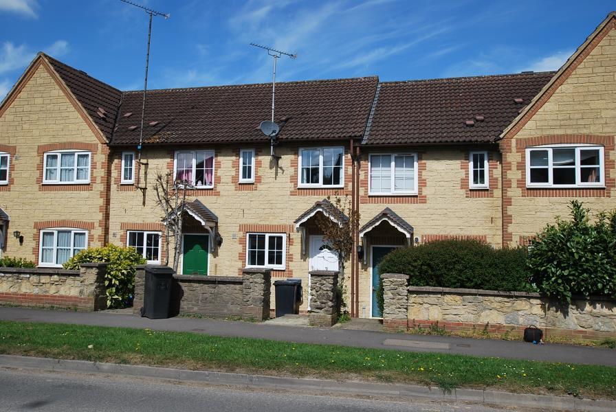 2 bed Mid Terraced House for rent in Malmesbury. From Maison Let Ltd - MALMESBURY