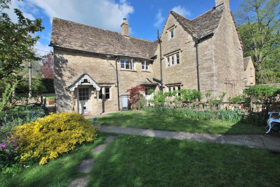 3 bed Cottage for rent in Crudwell. From Maison Let Ltd - MALMESBURY