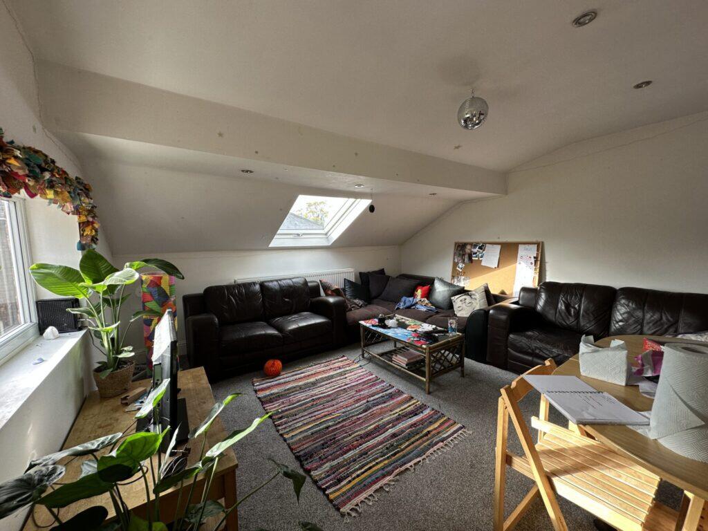 5 bed Penthouse for rent in Manchester. From Manchester Rent A Home - Fallowfield 5 bed Penthouse for rent in Manchester. From Manchester Rent A Home - Fallowfield