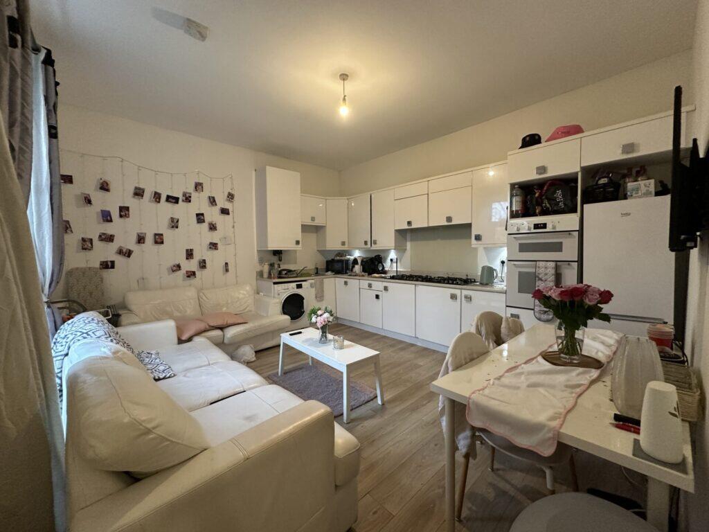 5 bed Duplex for rent in Manchester. From Manchester Rent A Home - Fallowfield 5 bed Duplex for rent in Manchester. From Manchester Rent A Home - Fallowfield