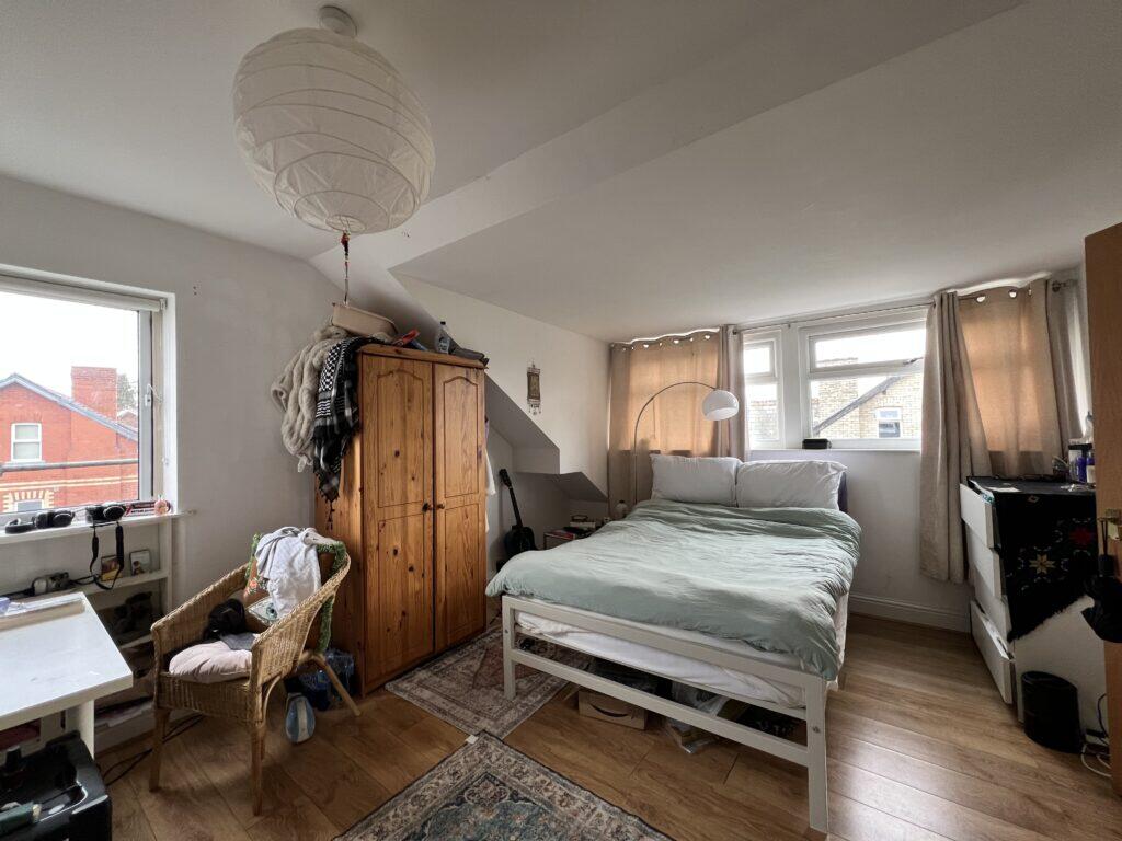 8 bed End of Terrace for rent in Gatley. From Manchester Rent A Home - Fallowfield
