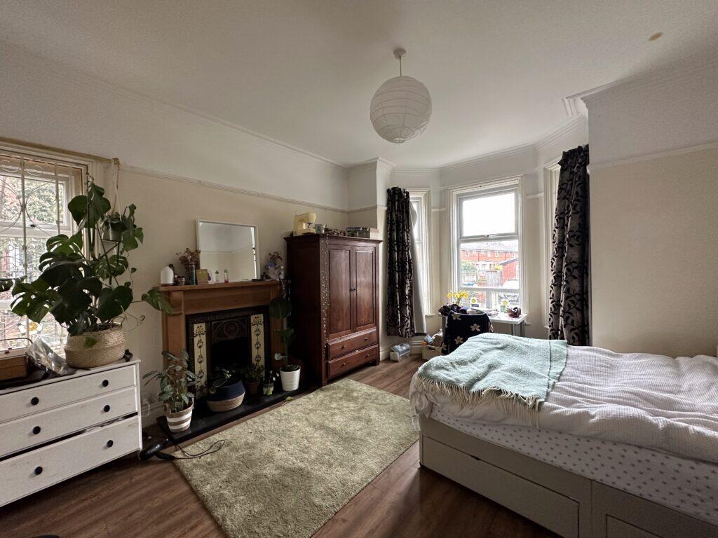 7 bed Semi Detached for rent in Gatley. From Manchester Rent A Home - Fallowfield
