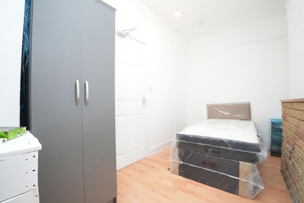 1 bed Detached for rent in Birmingham. From Manny Klarico - Hall Green 1 bed Detached for rent in Birmingham. From Manny Klarico - Hall Green
