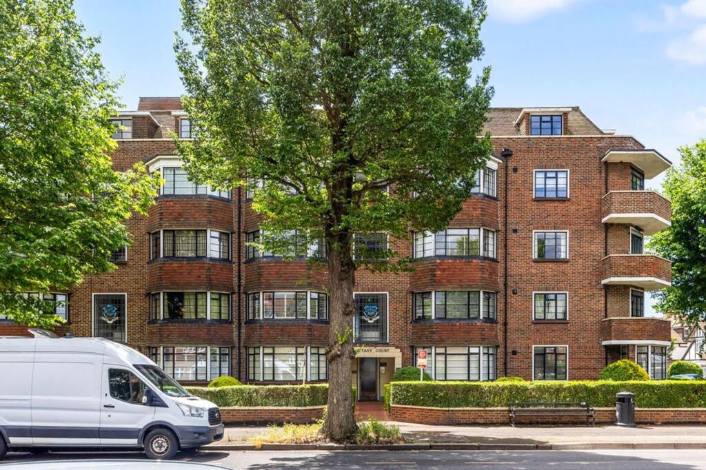 2 bed 1st Floor Flat for rent in Portslade-by-Sea. From Mansell McTaggart - Brighton 2 bed 1st Floor Flat for rent in Portslade-by-Sea. From Mansell McTaggart - Brighton