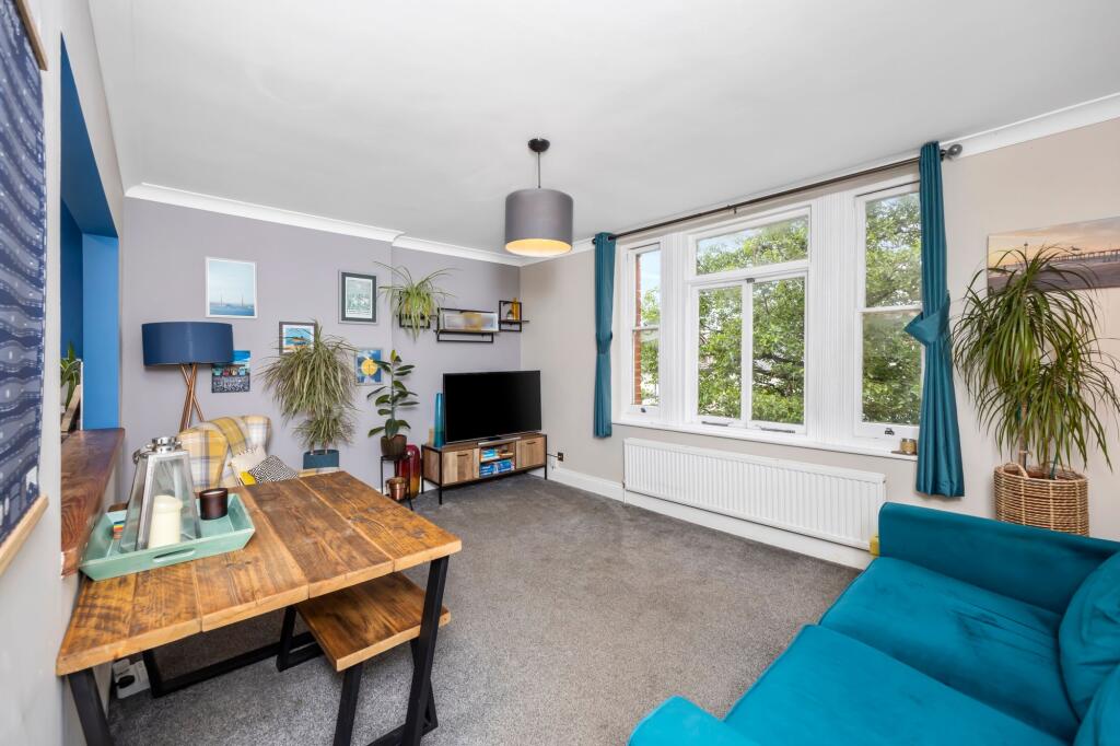 3 bed 1st Floor Flat for rent in Brighton and Hove. From Mansell McTaggart - Brighton