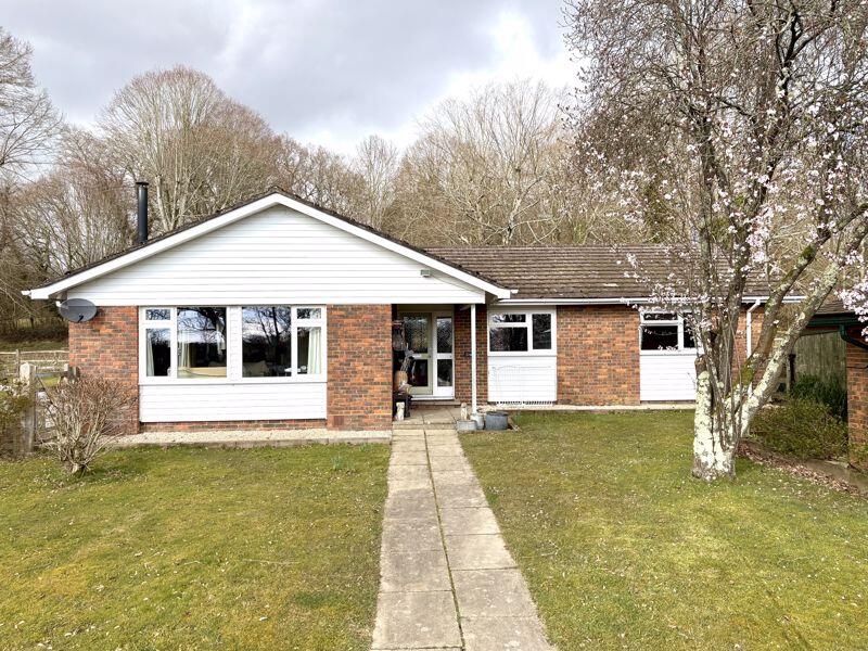 3 bed Detached bungalow for rent in Balcombe. From Marcus Grimes - Cuckfield