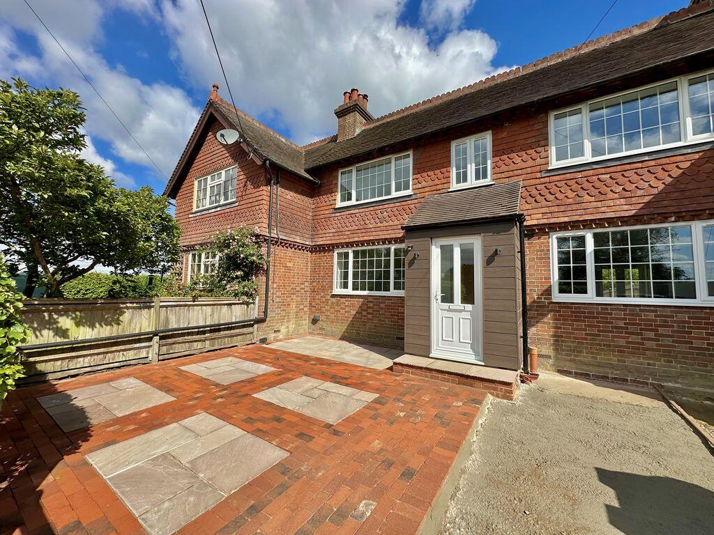 3 bed Mid Terraced House for rent in Walstead. From Marcus Grimes - Cuckfield 3 bed Mid Terraced House for rent in Walstead. From Marcus Grimes - Cuckfield