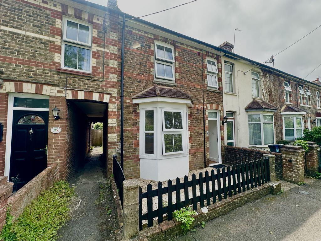 3 bed Mid Terraced House for rent in Burgess Hill. From Marcus Grimes - Cuckfield 3 bed Mid Terraced House for rent in Burgess Hill. From Marcus Grimes - Cuckfield