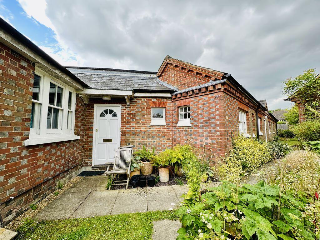 1 bed Detached for rent in Cuckfield. From Marcus Grimes - Cuckfield 1 bed Detached for rent in Cuckfield. From Marcus Grimes - Cuckfield